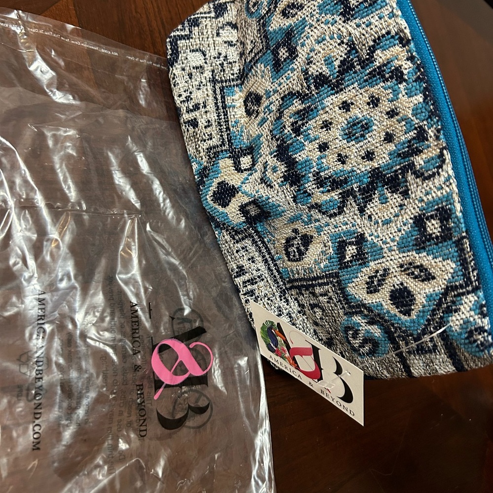 AB America and Beyond Blue  Patterned Pouch NWT gorgeous